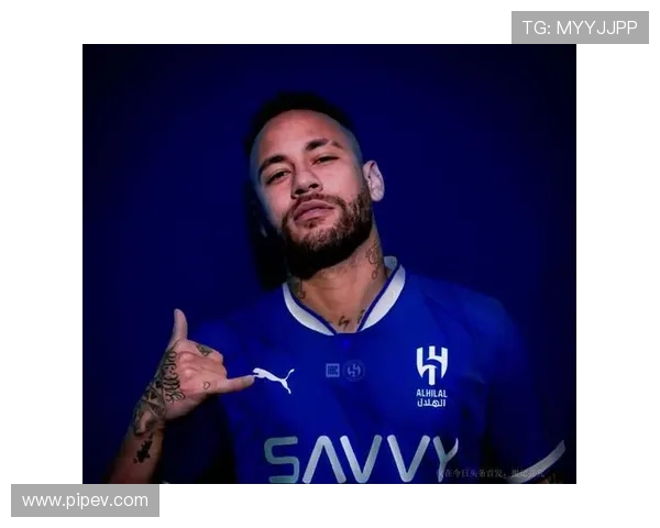 内马尔送给球迷的独特礼物揭秘,感受足球明星的温暖与关怀 内马尔送给球迷的独特礼物揭秘,感受足球明星的温暖与关怀