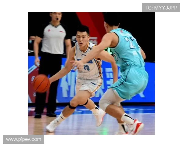 北京篮球队球员个人能力分析与战术配合的深度探讨 北京篮球队球员个人能力分析与战术配合的深度探讨