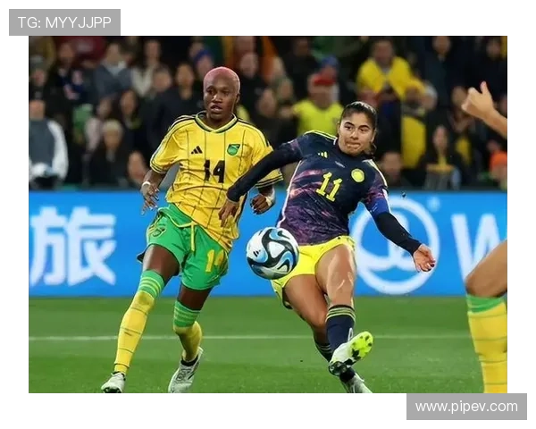 南京羽毛球队以51分稳居杯赛积分榜首位展现强劲实力 南京羽毛球队以51分稳居杯赛积分榜首位展现强劲实力