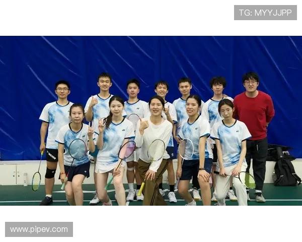 成都羽毛球队荣登全国配合排行榜第二名展现卓越实力与团队默契 成都羽毛球队荣登全国配合排行榜第二名展现卓越实力与团队默契