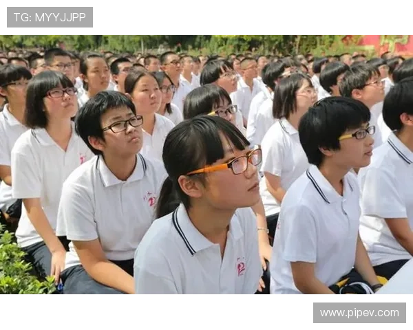 成都篮球队的奋斗之路:从默默无闻到奥运舞台的辉煌历程 成都篮球队的奋斗之路:从默默无闻到奥运舞台的辉煌历程